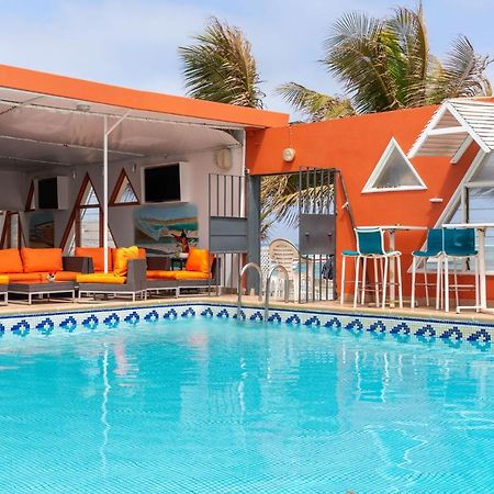 Hotel La Madrague Дакар Екстериор снимка