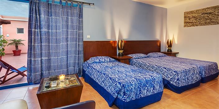 Hotel La Madrague Дакар Екстериор снимка